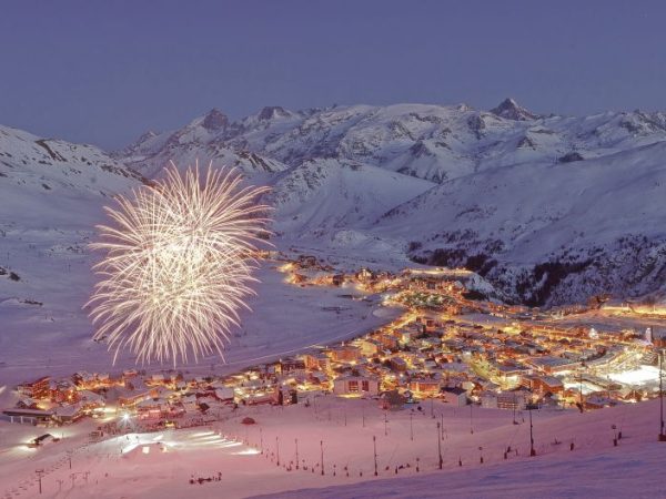 219308-Alpe-d'Huez-Vue-nocturne