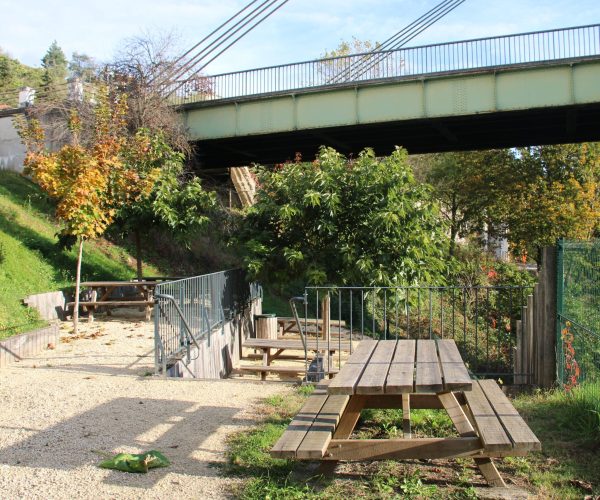 aire_pique-nique_velo_5.jpg__5472x3648_q70_subsampling-2