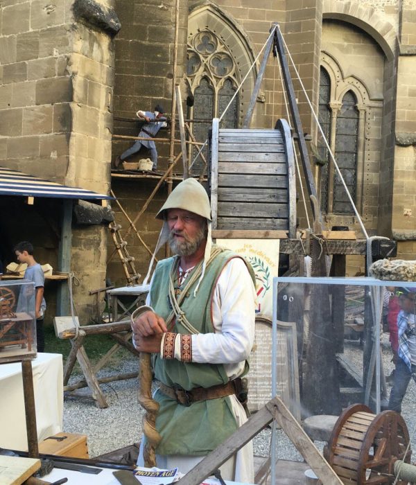 les-medievales-de-saint-antoine-l-abbaye-presentent-10-espaces-sceniques-photo-d-archives-saint-antoine-developpement-1691343971